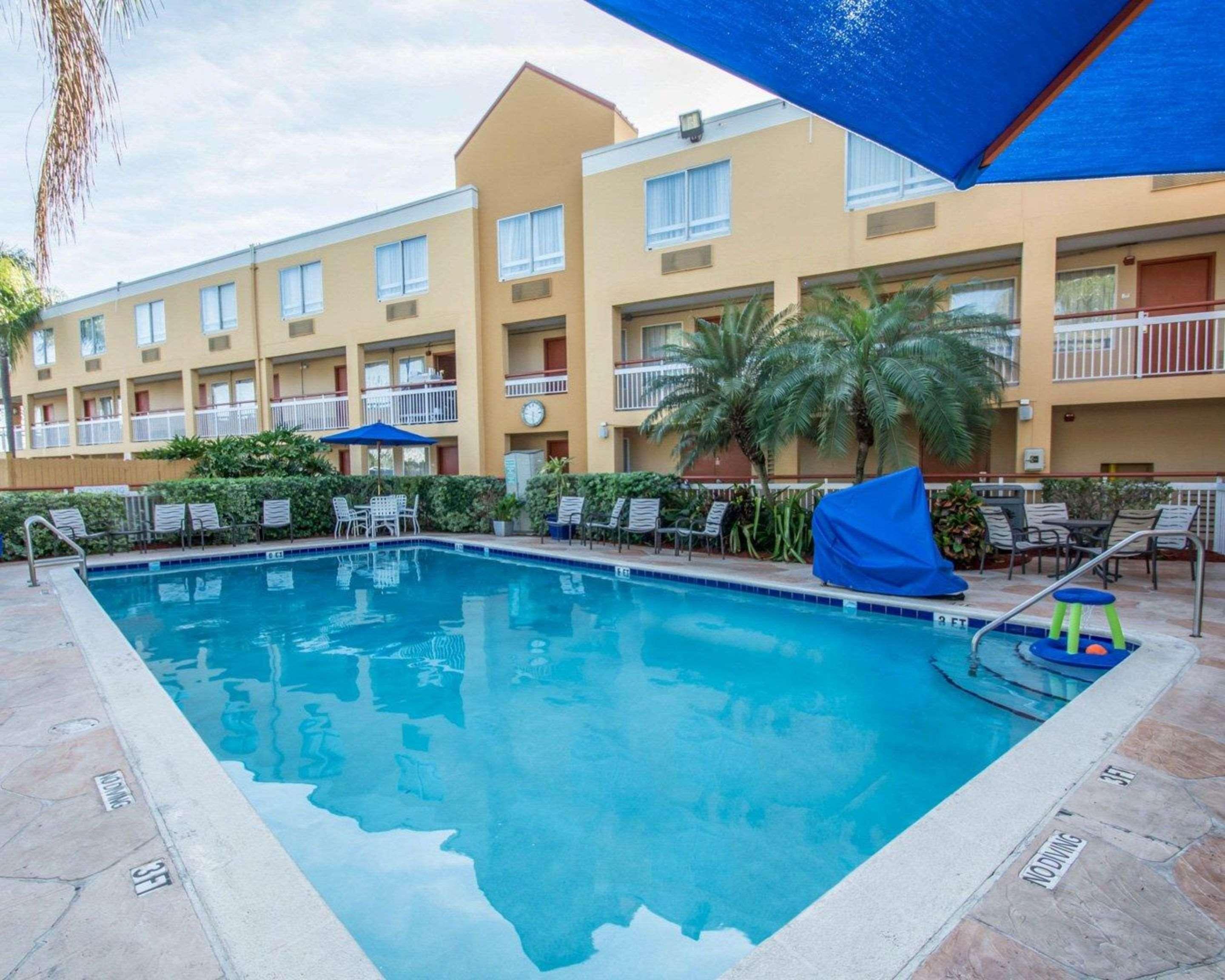 Quality Inn Miami Airport - Doral Exterior photo