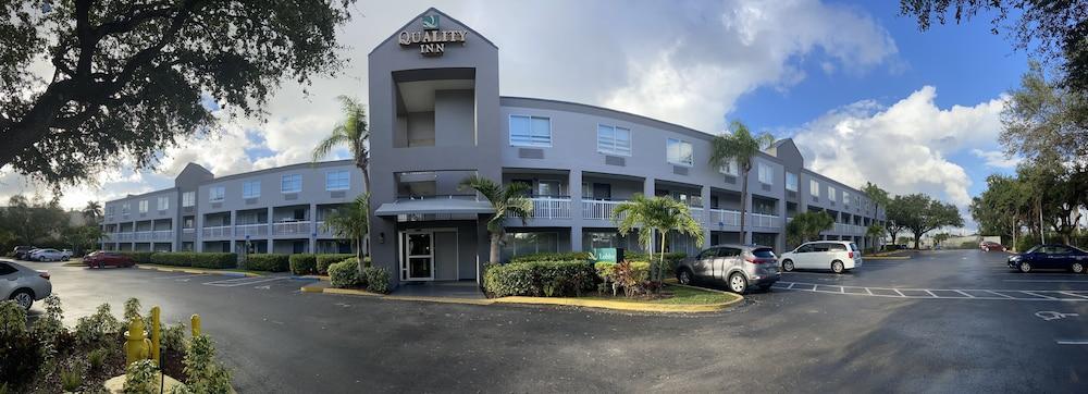 Quality Inn Miami Airport - Doral Exterior photo