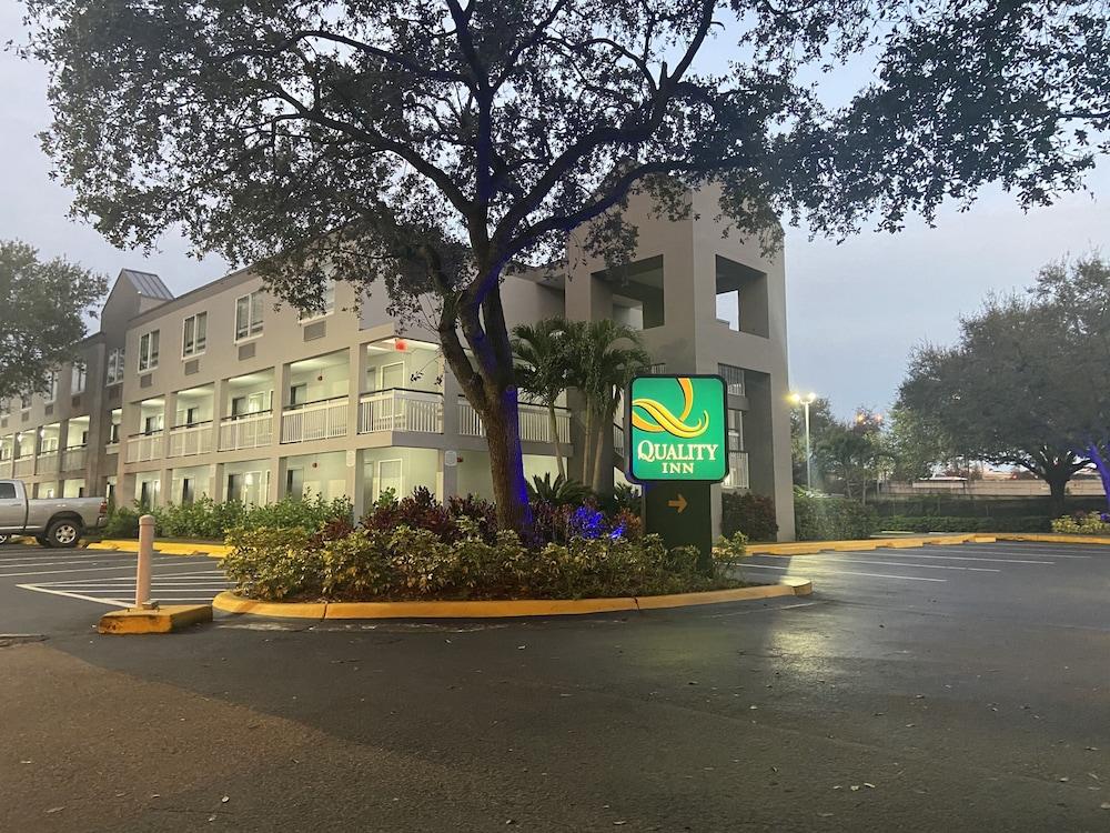 Quality Inn Miami Airport - Doral Exterior photo