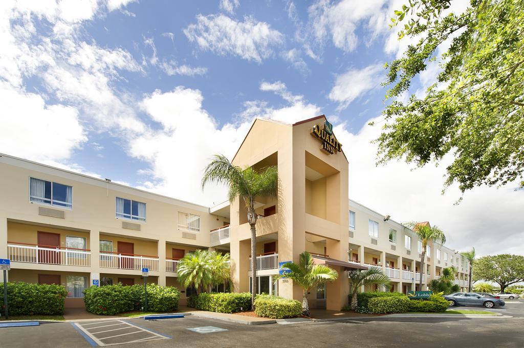 Quality Inn Miami Airport - Doral Exterior photo