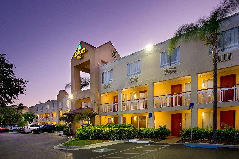 Quality Inn Miami Airport - Doral Exterior photo